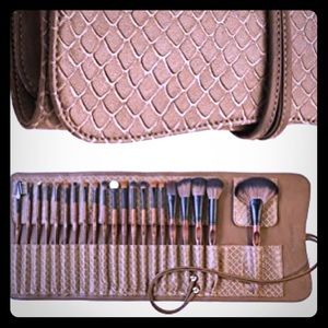COPY - La Ferra Pro Makeup Brush Set w/ Soft Leat…